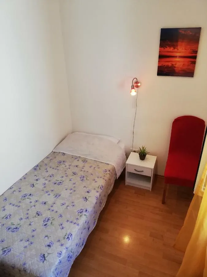 Apartment Luka مالي لوشينغْ